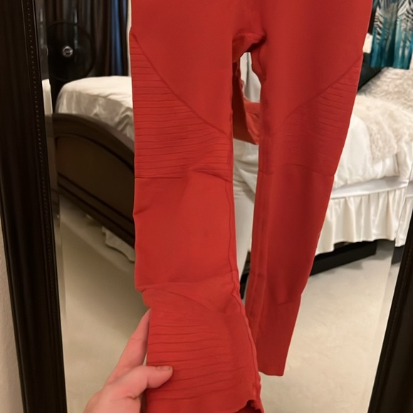 Alphalete Rust Medium Leggings - Picture 8 of 11